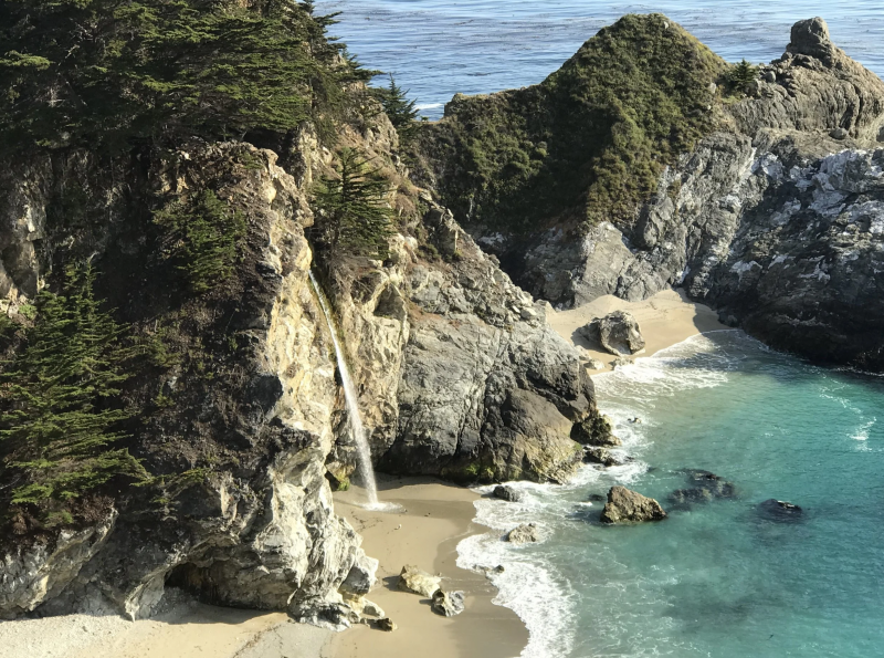 맥웨이 폭포(McWay Falls)